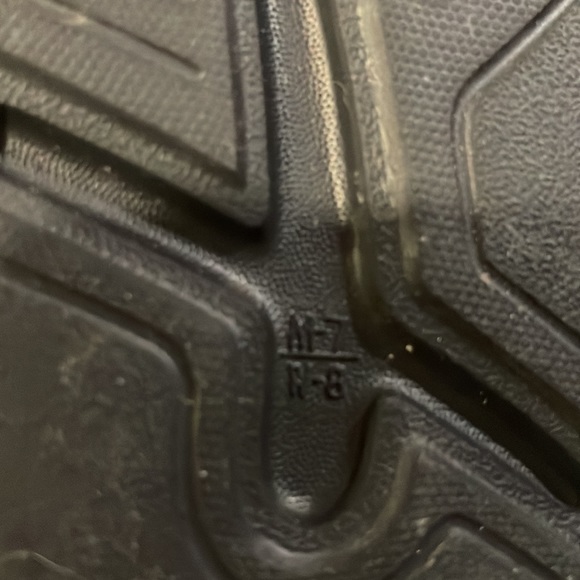 Fila Black Slides sz 7 - Picture 5 of 5